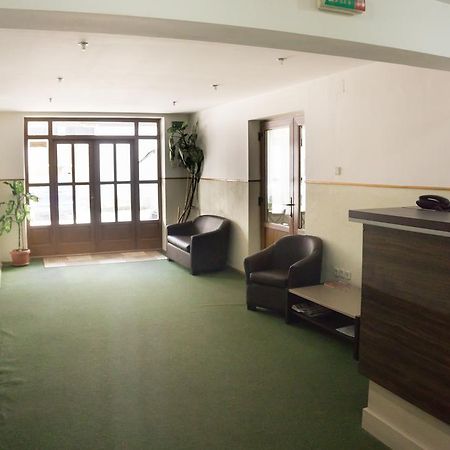 Hotel Merkur เมียร์คูรา-ชุค ภายนอก รูปภาพ