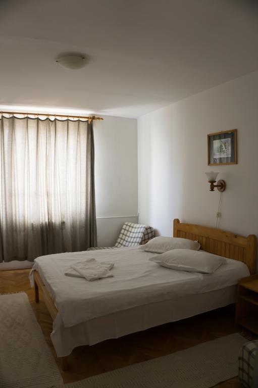 Hotel Merkur เมียร์คูรา-ชุค ภายนอก รูปภาพ